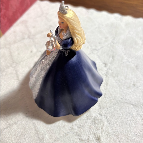 Hallmark Barbie the millennium princess ornament - Picture 5 of 6